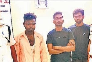 बाल्मीकीनगर रोड स्टेशन से अपराध की योजना बनाते हुए तीन शातिर अपराधी को पुलिस ने किया गिरफ्तार।
