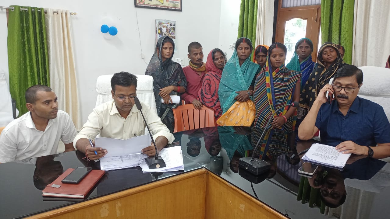 जनता के दरबार में जिला प्रशासन कार्यक्रम अंतर्गत कुल 63 आवेदन हुआ प्राप्त।