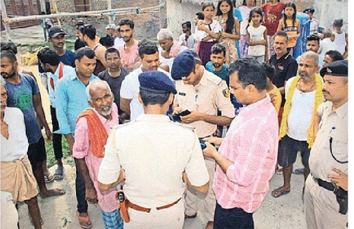 जमीनी विवाद को लेकर एक युवक की गला दबाकर की गई निर्मम हत्या।   बेतिया से वकीलुर रहमान खान की‌