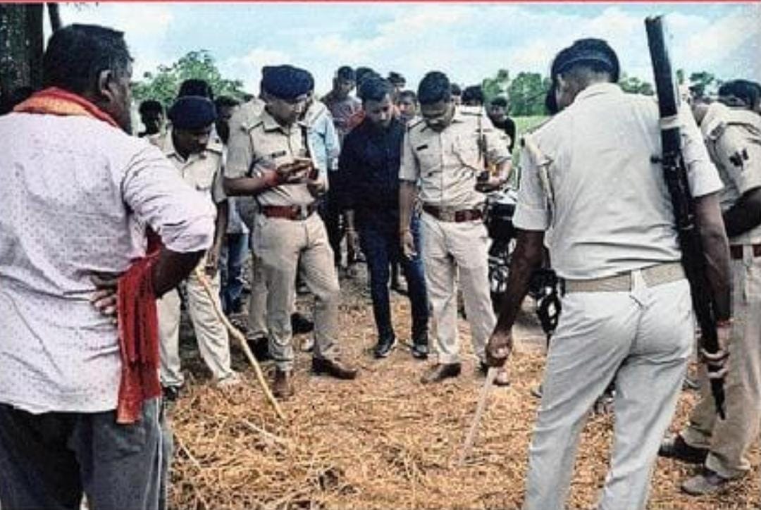 शनिचरी थाना के बासोपट्टी पंचायत के वार्ड नंबर 14 में चारा मशीन से कट जाने पर युवक की हुई मौत,मचा कोहराम।