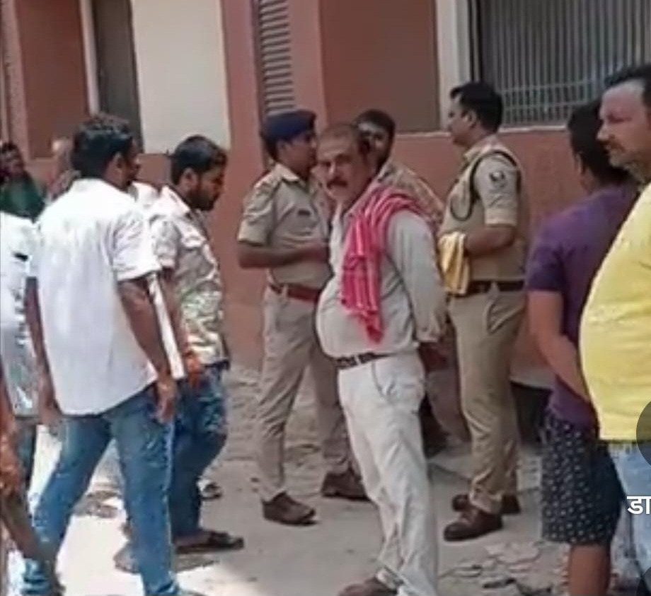 सिरसिया थाना क्षेत्र के बाबू टोला गर्भुआ गांव में पैसों के लेनदेन को लेकर किसान की कर दी गई दर्दनाक हत्या।
