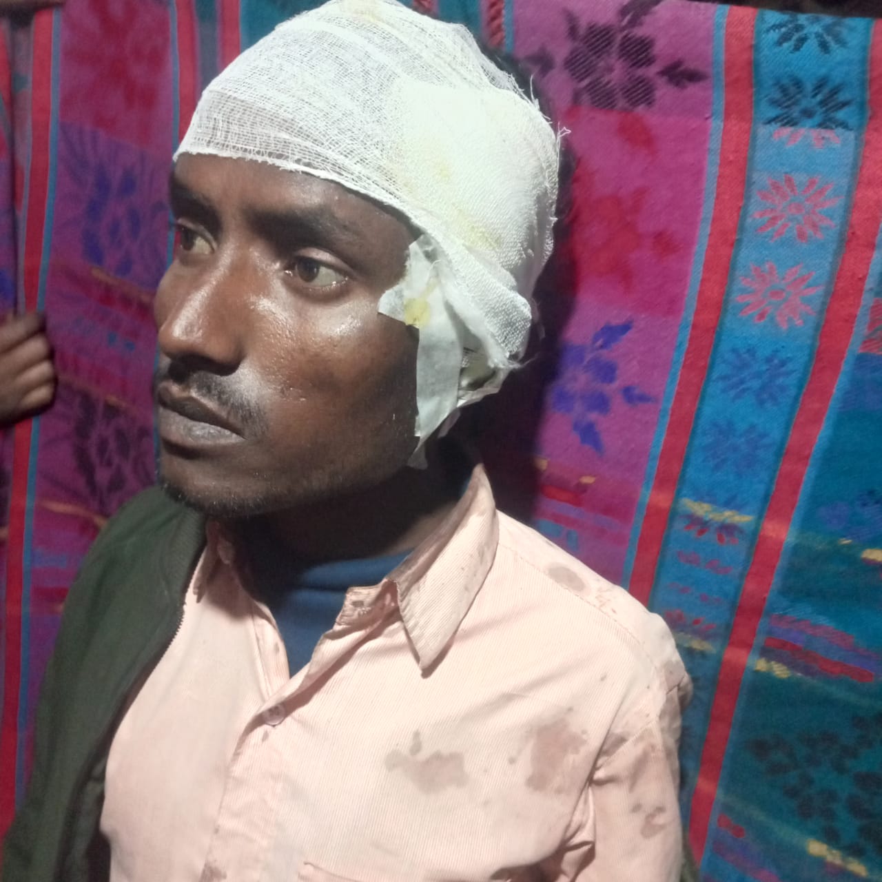 मारपीट में युवक गंभीर रूप से घायल, हालत नाजुक, सीएचसी से जीएमसीएच होते हुए पीएमसीएच पटना रेफर।