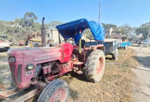 लौरिया में अवैध बालू खनन पर खनन विभाग की कारवाई,बालू लदा एक ट्रैक्टर-ट्रॉली बरामद, चालक हुआ फरार।