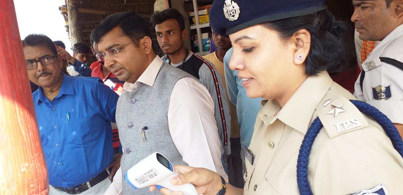करोना से घबराएं नहीं, बचाव का तरीका अपनाए और सुरक्षित रहें: जिलाधिकारी।