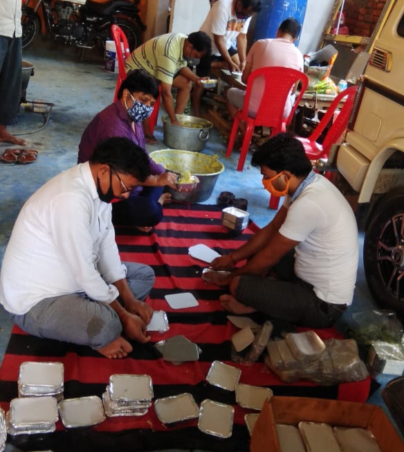 कोरोना वायरस को हराते हराते गरीब भुखमरी से अपनी जिंदगी की जंग न हार जाये।