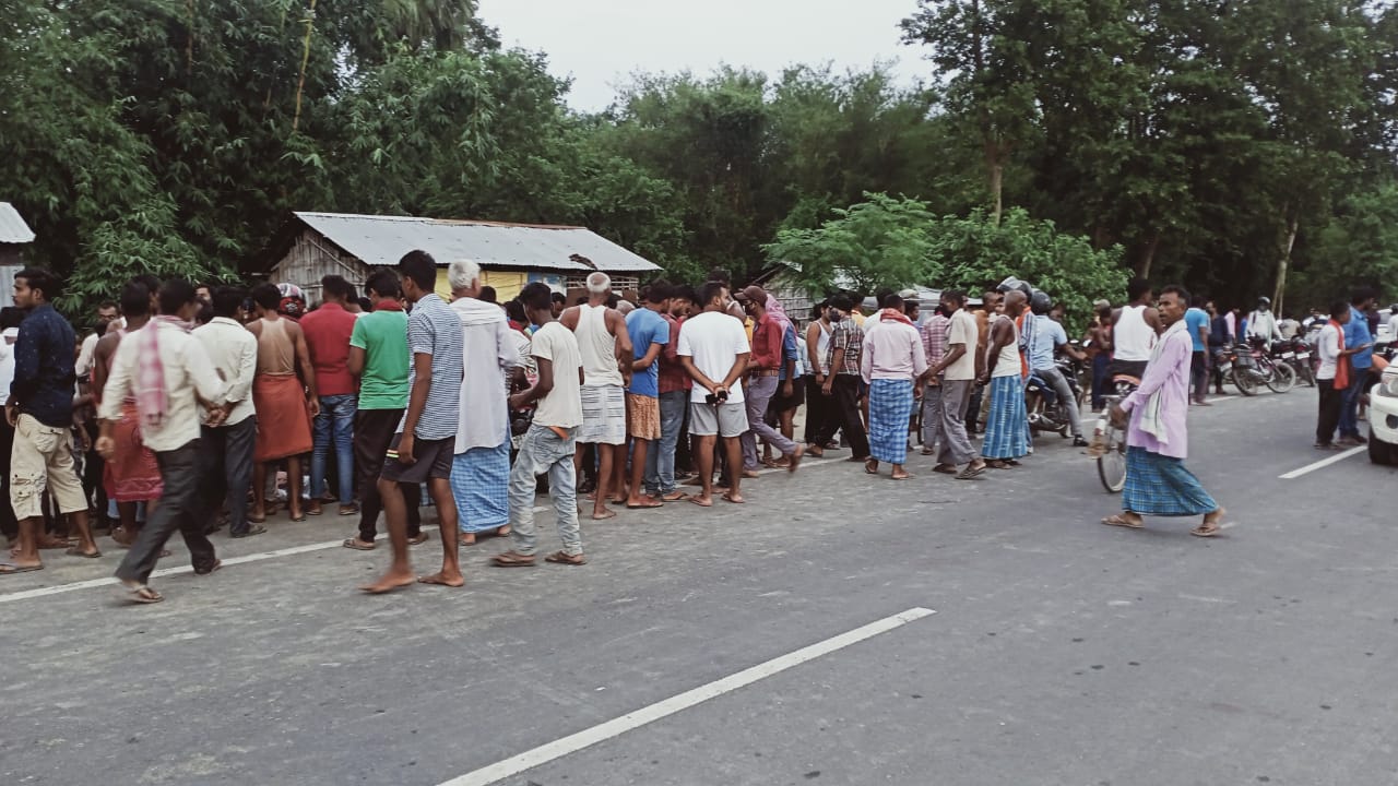 तेज रफ्तार के कहर ने ली एक की जान, घटनास्थल पर ही युवक की हुई मौत।