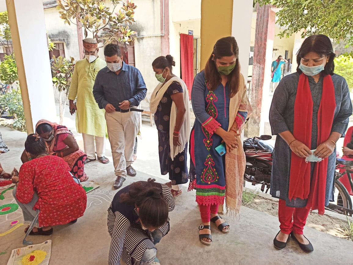 मतदाता जागरूकता अभियान के तहत जिला स्तरीय पेंटिंग, रंगोली, मेहंदी कार्यक्रम का हुआ आयोजन।