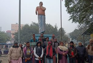 शहीद चन्द्र शेखर आज़ाद को श्रद्धांजलि अर्पित कर, किसान विरोधी काला कानून वापस लेने के लिए सरकार को चेतावनी।