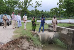 लगातार हो रही बारिश से बाढ़ की स्थिति उत्पन्न, किसानों की बढ़ी परेशानी धान के बिचड़े नष्ट।