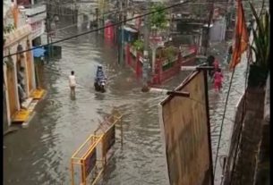 बरसात पूर्व नालों की सफाई नहीं होने का असर- पहली बरसात में ही शहर जलमग्न।