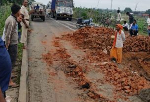 युद्धस्तर पर करायी गई रेन कट से क्षतिग्रस्त धनहा-रतवल सड़क की मरम्मति, आवागमन हुआ सुचारू।