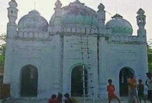 बिहार का एक ऐसा अनोखा गांव जहाँ मस्जिद में हिन्दू पढ़ते है पांचो वक्त का नमाज।