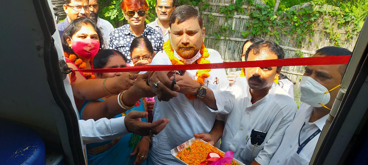 कदम के तत्वाधान में चलंत नि:शुल्क नेत्र जांच शिविर का आयोजन, साईं लायंस नेत्रालय की डॉक्टरों की टीम ने लोगों का नेत्र जांच किया एवं उन्हें आवश्यक परामर्श भी दिया।