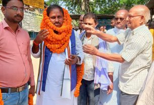पश्चिमी चंपारण जिले के नौतन प्रखंड जिला परिषद क्षेत्र संख्या 36 से जिला परिषद सदस्य पद के लिए शैलेश कुशवाहा ने अपना नामांकन पर्चा किया दाखिल