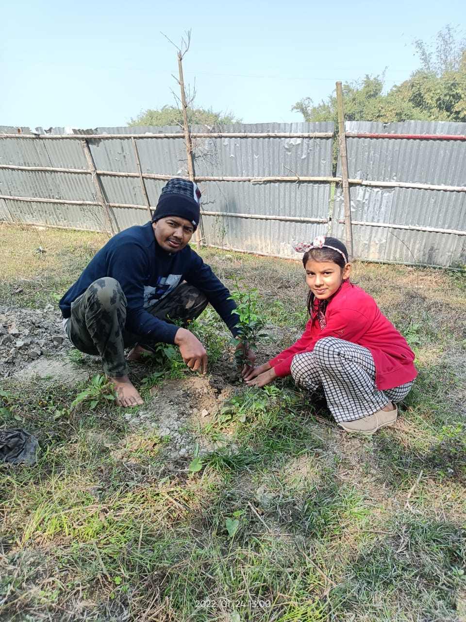 राष्ट्रीय बालिका दिवस के अवसर पर आज प्रतिभा वेलफेयर चेरिटेबल ट्रस्ट के द्वारा बेटी के सम्मान में वृक्षारोपण अभियान