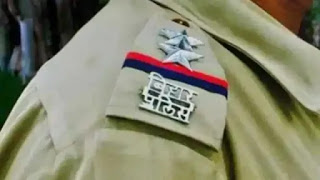 शराब कारोबारी के खिलाफ पुलिस की बड़ी कार्यवाई, दो अलग अलग जगहों से 264 बोतल शराब के साथ तीन गिरफ्तार, दो बाइक जब्त।