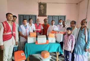 अग्नि पीड़ितों को जिला रेडक्रॉस द्वारा कराया गया राहत सामग्री उपलब्ध !