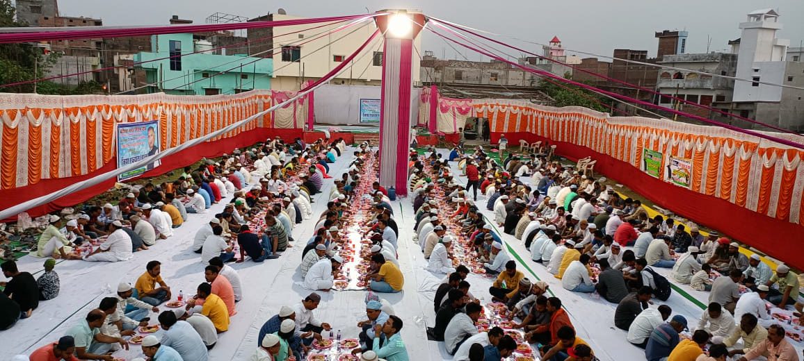 नगर के संत घाट स्थित सीटी मैरिज हॉल में दावत ए इफ्तार पार्टी का  हुआ भव्य आयोजन !