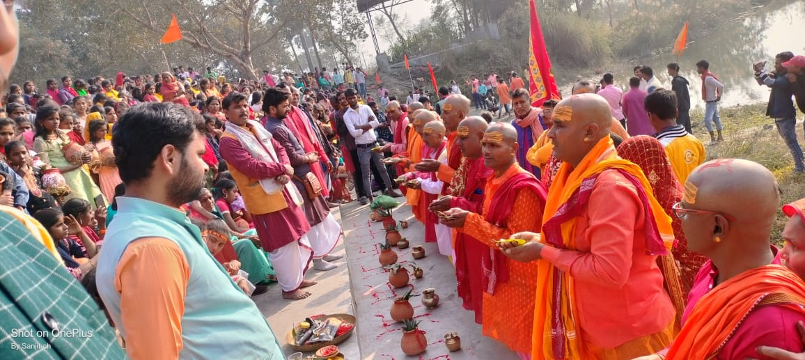 हनुमत  प्राण-प्रतिष्ठा एवं श्रीमद् भागवत कथा  ज्ञान यज्ञ को लेकर निकली कलश यात्रा!