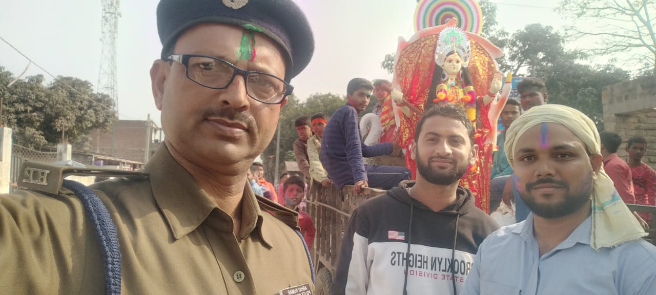 नम आंखों से दी गई माता सरस्वती को विदाई, बाजे गाजे और जय कारे के बीच हुआ प्रतिमा विसर्जन।
