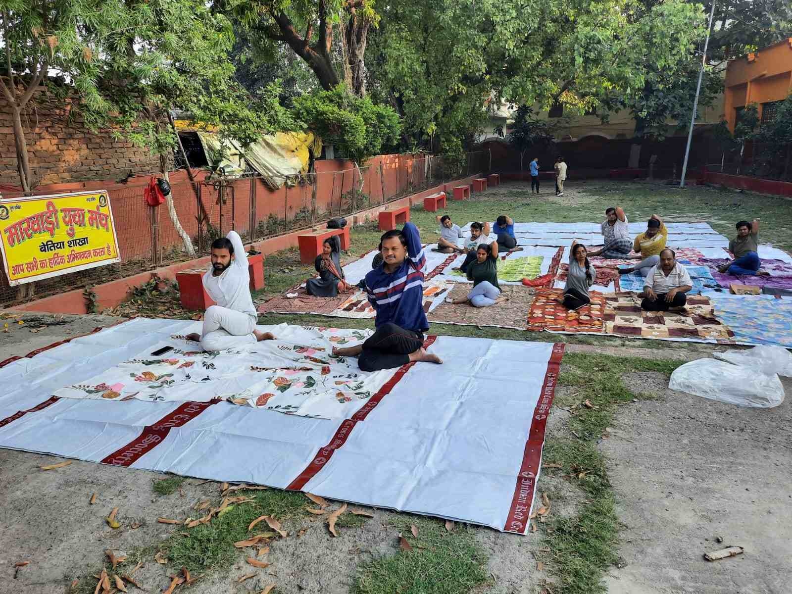 स्वास्थ्य जागरूकता कार्यक्रम के अंतर्गत शुक्रवार के दिन बुद्ध पूर्णिमा के अवसर पर मारवाड़ी युवा मंच योग शिविर का शुभारंभ किया गया!