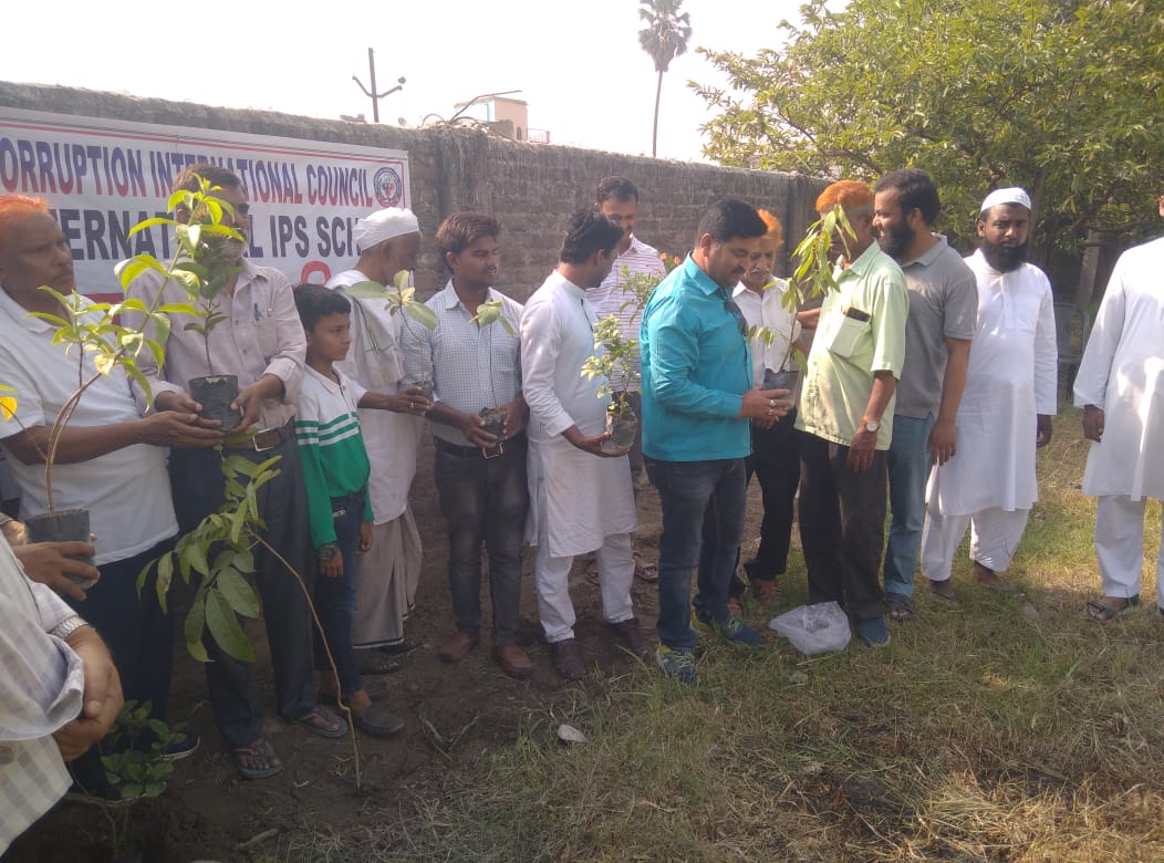 विश्व पर्यावरण दिवस के अवसर पर नगर के वार्ड संख्या 5 छावनी में संचालित इंटरनेशनल आईसीएसई स्कूल के प्रांगण में वृक्षारोपण  कार्य  का हुआ शुभारंभ!