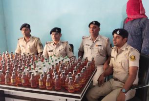 गोपालपुर  पुलिस ने  गुप्त सूचना के आधार पर 174 बोतल नेपाली शराब के साथ एक तस्कर को किया गिरफ्तार।