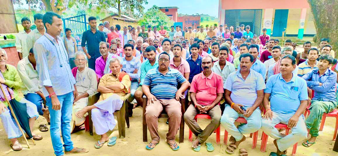 रामपुर पैक्स अध्यक्ष की मनमानी के खिलाफ किसान व लाभुकों ने खोला मोर्चा, किया प्रदर्शन!