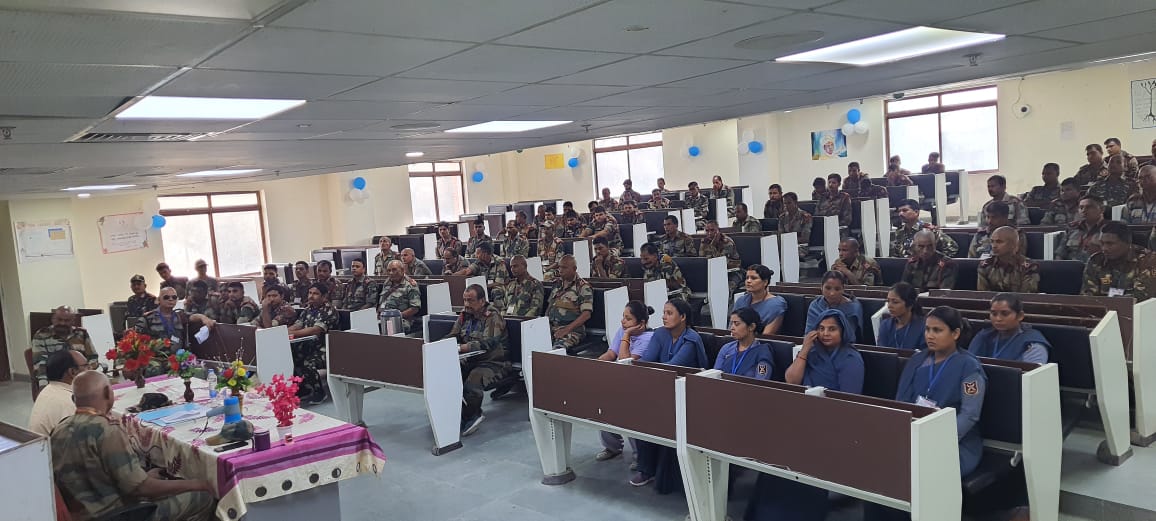 राजकीय चिकित्सा महाविद्यालय बेतिया के लेक्चर थियेटर में रविवार के दिन ‌ सुरक्षा कर्मियों एवं पदाधिकारीयो की संयुक्त रूप से हुई बैठक!