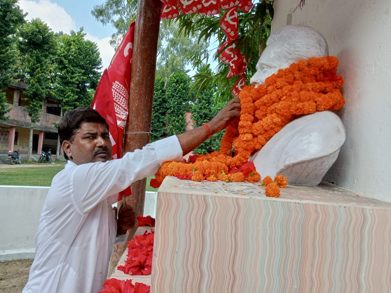 कम्युनिस्ट नेता सह लोकप्रिय शिक्षक बलिराम प्रसाद शहादत दिवस मनया गया!