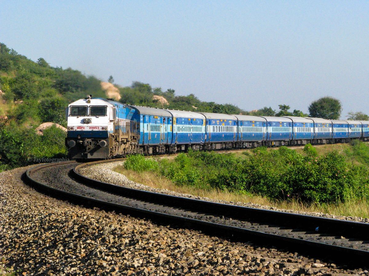 सिकटा विधानसभा क्षेत्र को रामनगरी वह जानकी नगरी को रेल मार्ग से सीधे जोड़ने का पहला हुआ तेज।