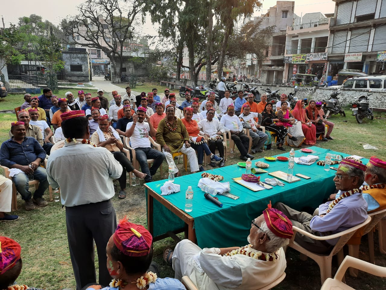 जिला रेड क्रॉस, बेतिया में साहित्यिक व संस्कृति संस्था द्वारा सांस्कृतिक कार्यक्रम एवं होली मिलन समारोह का किया गया आयोजन।