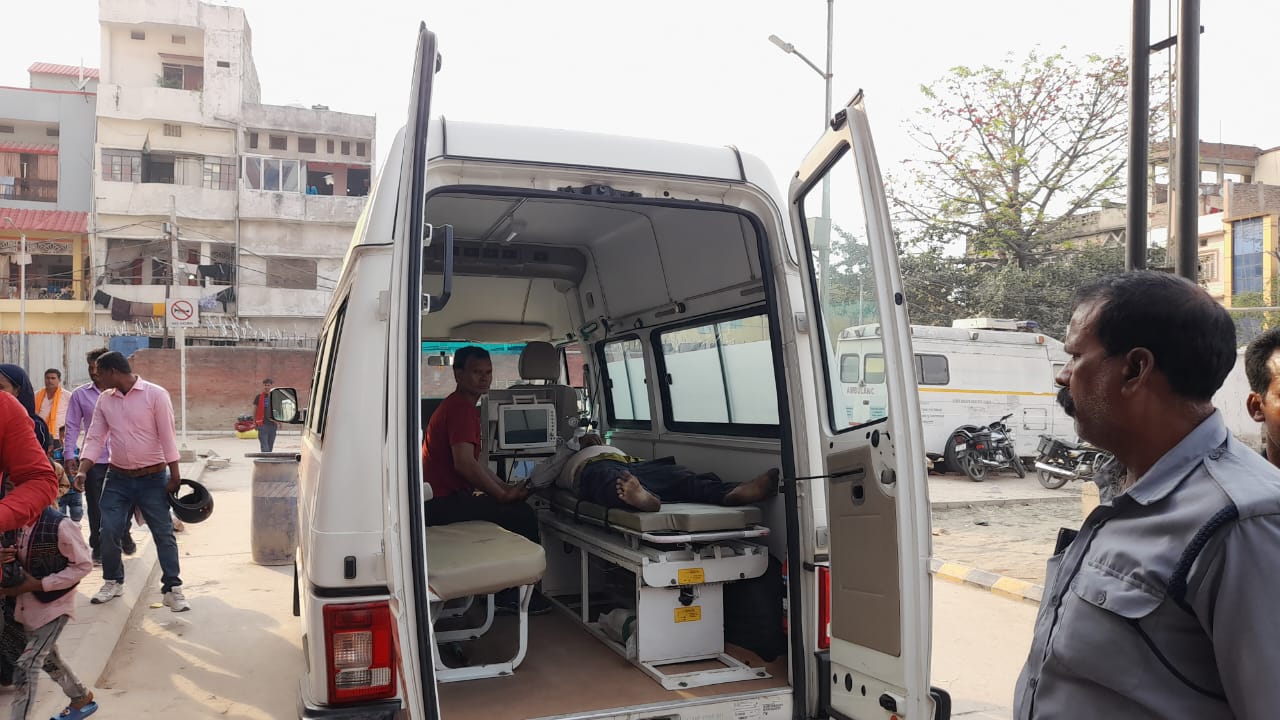 नरकटियागंज चीनी मील में तीन मजदूर कार्य के दौरान घायल, एक कि मौत दो घायल का इलाज जारी।