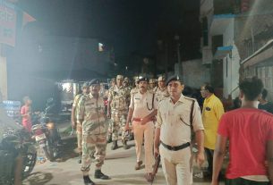 शांतिपूर्ण वातावरण में मतदान करने के लिए पुलिस ने फ्लैग मार्च निकाला!