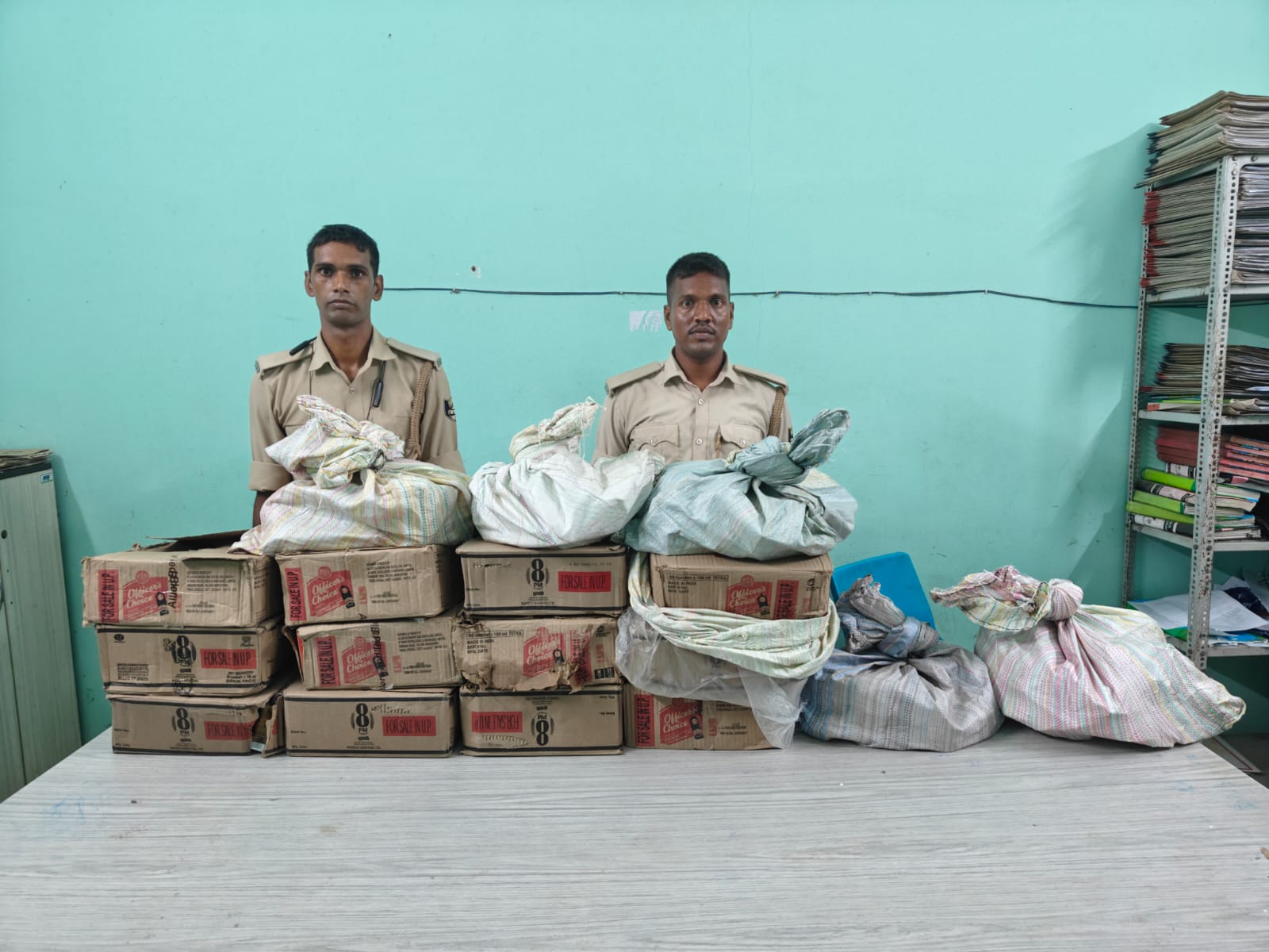 शराब कारोबारियों, माफियाओं, पीने वालों को किसी भी सूरत में बख्शा नहीं जाएगा : मनोज।