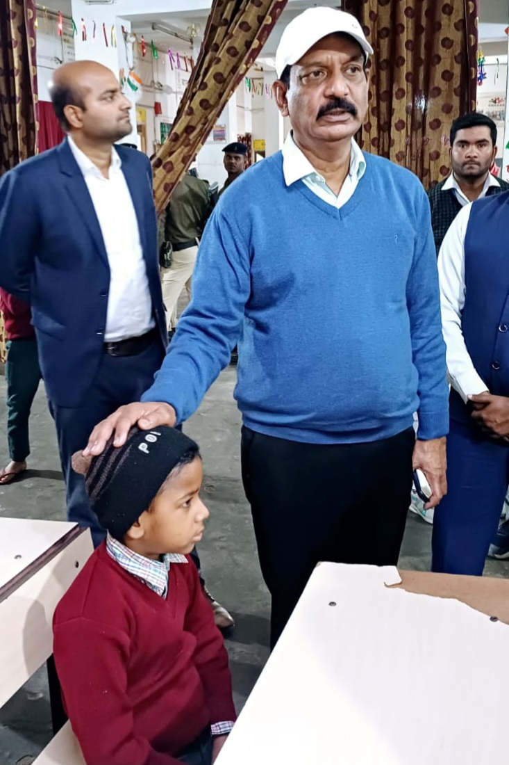 अनाथ एवं बेसहारा बच्चों की देखभाल करना ईश्वर की स्तुति करने जैसा : जिलाधिकारी।