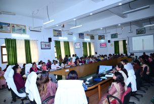 समाज कल्याण विभाग अंतर्गत आई० सी० डी० एस० एवं महिला एवं बाल विकास निगम की समीक्षात्मक बैठक।