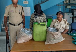 लौंरिया में 45 लीटर शराब के साथ एक कारोबारी गिरफ्तार