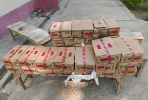 नदी किनारे चल रहे शराब माफिया के ठिकाने पर पुलिस का छापा, भारी मात्रा में शराब बरामद