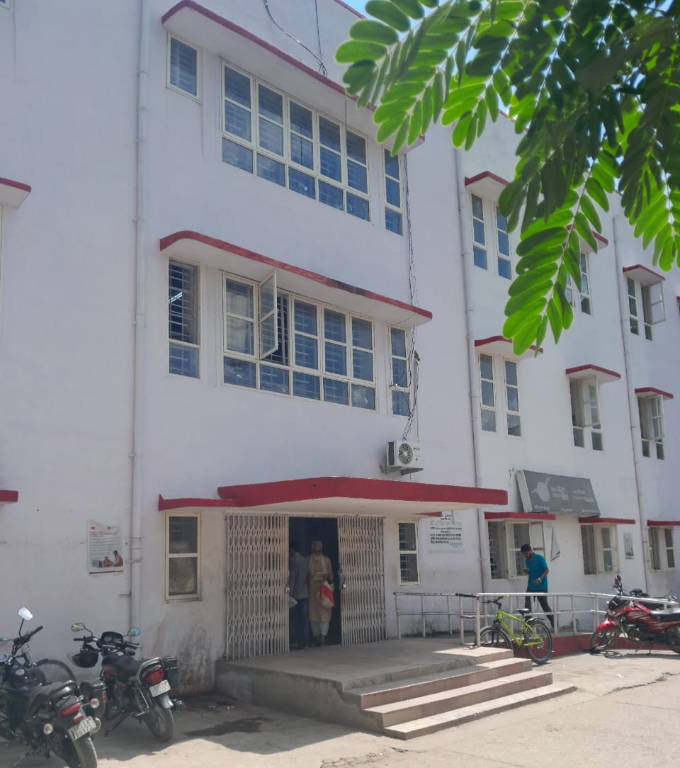 भारत सरकार के कार्यालय में चलता है कर्मचारियों का अपना कानून