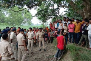 बगीचे में पेंड से लटके दोनों प्रेमी जोड़े की संदिग्धावस्था में मौत।