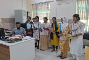 कुल 21 नये ए.एन.एम ने लौरिया सी.एच.सी में दिया योगदान।