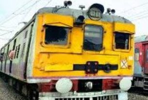 स्पेशल ट्रेन की स्लीपर बोगी में मिला वृद्ध का शव।