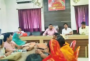 जन्म मृत्यु,राशन कार्ड पर हुई चर्चा,बीडीओ रहे उपस्थित।