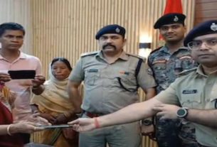 ऑपरेशन मुस्कान के तहत 44 व्यक्तियों का भुला हुआ फोन वापस।