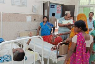 गैस सिलेंडर के रेगुलेटर लीक होने से लगी आग पति पत्नी झुलसे।