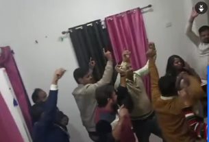 गौनाहा रेफरलअस्पताल में स्वास्थ्य कर्मियों के द्वारा हो रही खुलेआम डांस प्रोग्राम।