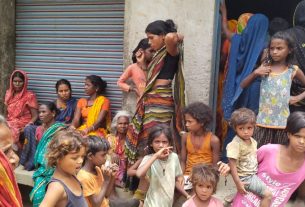 साठी थाना क्षेत्र के धमौरा गांव में गांधी चौक स्थित एक मिठाई दुकानदार विद्युत स्पर्शघात के चपेट में आने से हुई मौत।