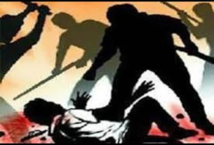 मझौलिया थाना क्षेत्र के परसा हॉलट के समीप (भूमिहार टोला) के खेल मैदान में.क्रिकेट खेल के दौरान हुए झगड़े में 10 वर्षीय बच्चे की चाकू लगने से घटना स्थल पर हुई मौत।
