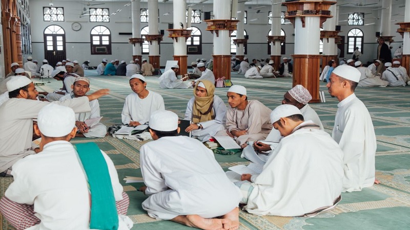 मदरसा इस्लामिया खानकाह हजरत दाता साह मस्तान टोला, बगहा-01 में कार्यरत शिक्षक मो0 कलीमुल्लाह हुए निलंबित।